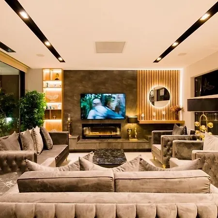 Yana Villa